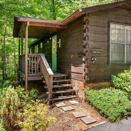Fun & Funky, Like No Other! Convenient Drive To Pigeon Forge & Gatlinburg